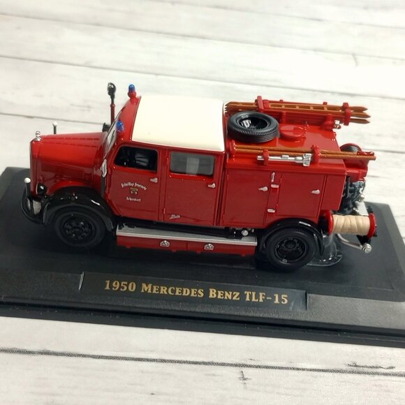 Yat Ming Vintage Metal Die Case Fire Engine Truck 1:43 Signature Series - Picture 4 of 7